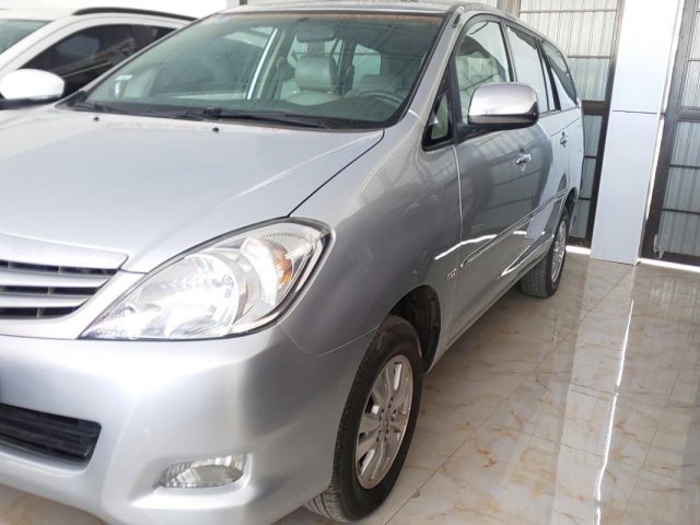 Bán Toyota Innova G 2010, full nội thất, màu bạc, giá cạnh tranh0