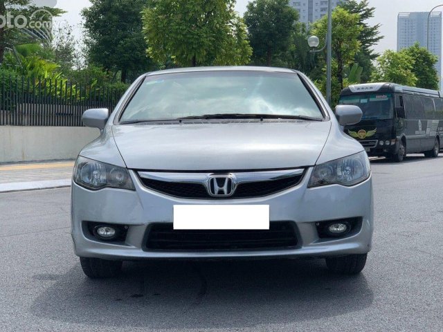 Cần bán xe Honda Civic 1.8 AT sản xuất 2011, màu bạc còn mới, giá 418tr0