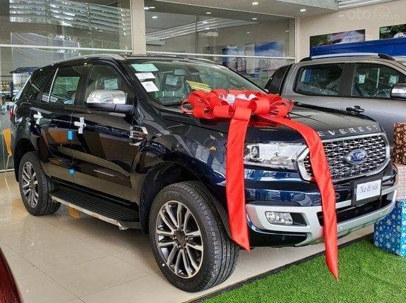 Bán xe Ford Everest Titanium năm 2021, màu xanh0