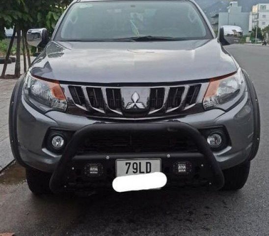 Bán Mitsubishi Triton 4x2 AT năm 2017, màu xám, nhập khẩu