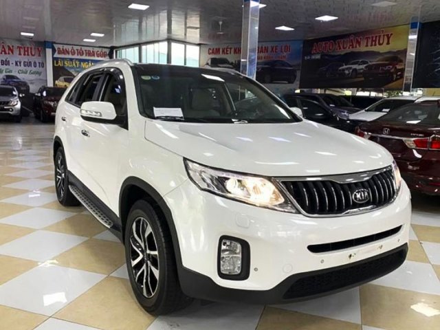 Bán Kia Sorento 2.4AT đời 2018, màu trắng, giá chỉ 750 triệu