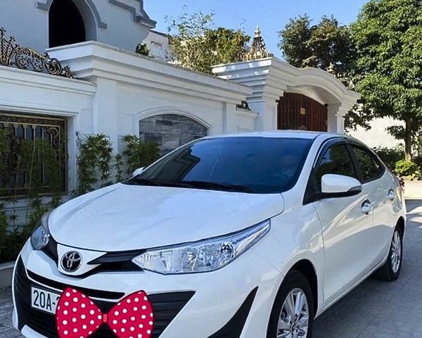 Bán xe Toyota Vios 1.5E MT 2020, màu trắng còn mới