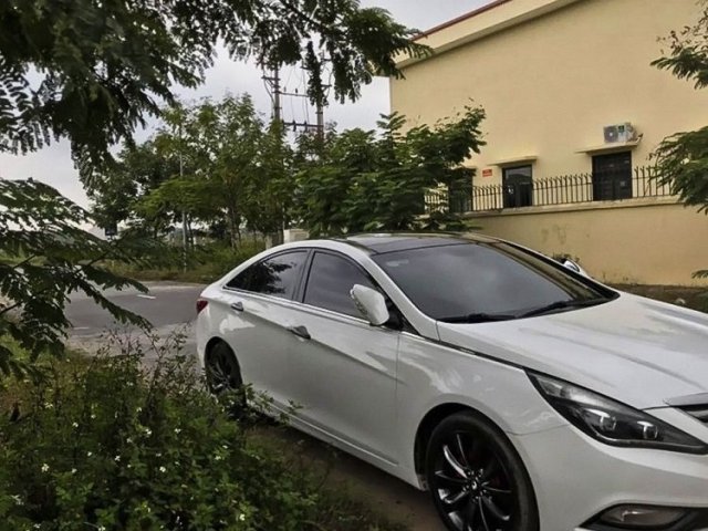 Cần bán Hyundai Sonata Y20 2.0 AT đời 2010, màu trắng, xe nhập còn mới