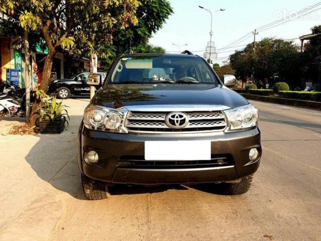 Bán Toyota Fortuner đời 2010, màu xám, nhập khẩu 