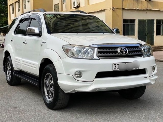 Bán Toyota Fortuner 2.7 V sản xuất năm 2012, màu trắng, nhập khẩu, giá tốt