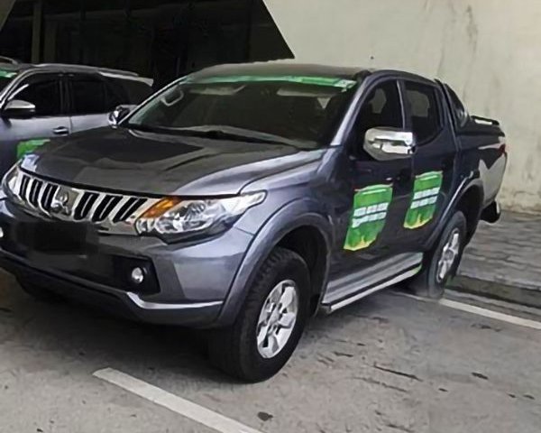 Cần bán xe Mitsubishi Triton 4x2 AT đời 2016, màu xám, nhập khẩu số tự động, giá 420tr0