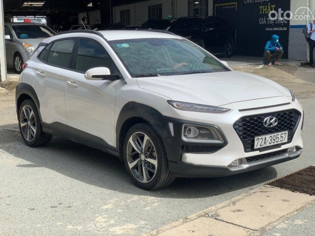 Cần bán gấp Hyundai Kona năm sản xuất 2019, màu trắng  