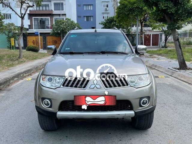 Cần bán lại xe Mitsubishi Pajero năm sản xuất 2011, nhập khẩu nguyên chiếc