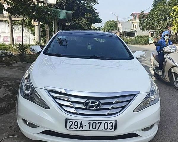 Bán ô tô Hyundai Sonata AT đời 2010, màu trắng, nhập khẩu còn mới