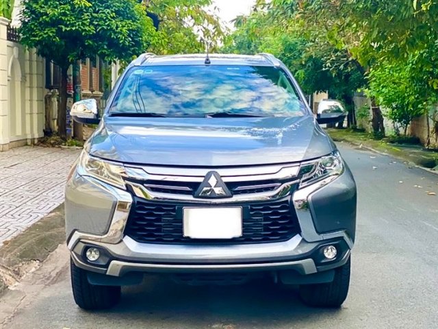 Cần bán gấp Mitsubishi Pajero năm sản xuất 2018, màu xám, xe nhập 0