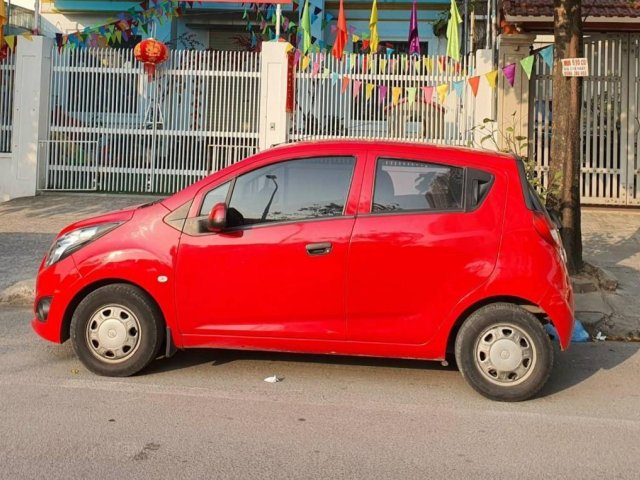 Cần bán Chevrolet Spark sản xuất 2013, màu đỏ, nhập khẩu còn mới