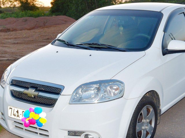 Cần bán xe Chevrolet Aveo năm sản xuất 2012, màu trắng