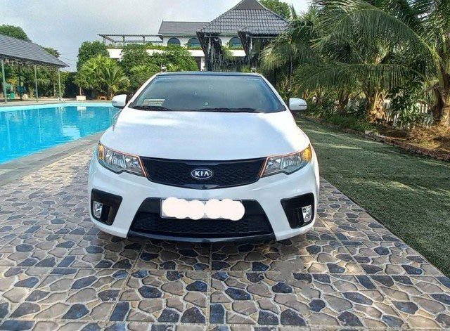 Bán Kia Cerato Koup năm sản xuất 2010, màu trắng, nhập khẩu nguyên chiếc, 325tr