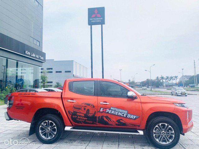 Cần bán lại xe Mitsubishi Triton 4x4 AT Mivec đời 2020, màu nâu 