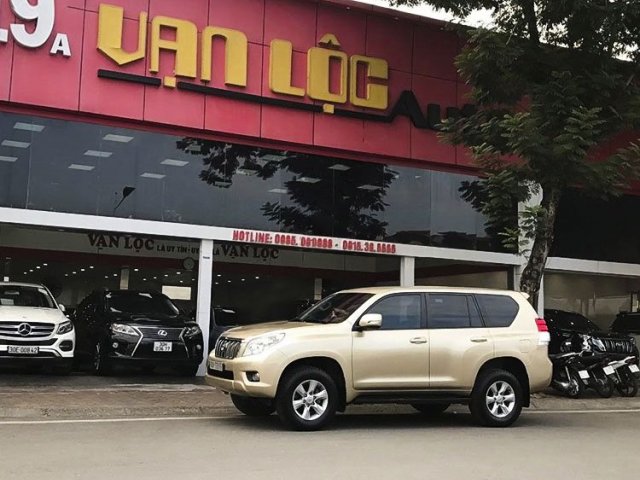 Bán Toyota Land Cruiser TXL đời 2012, màu vàng, xe nhập còn mới