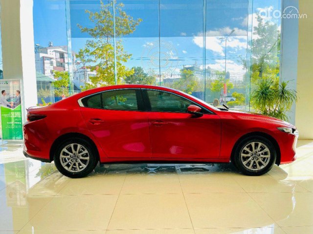 Cần bán xe Mazda 3 1.5L Luxury sản xuất 2021, màu đỏ, 684 triệu