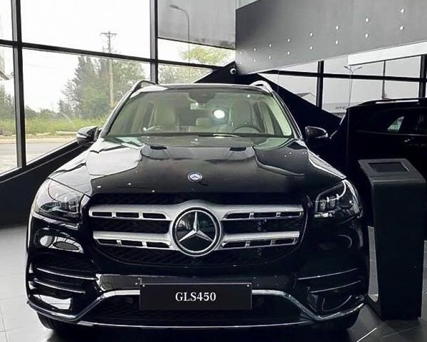 Cần bán xe Mercedes năm sản xuất 2021, màu đen, nhập khẩu