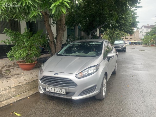 Bán Ford Fiesta AT 2015 xe cá nhân sử dụng kỹ, giá 315 tr