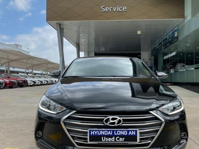 Bán Hyundai Elantra 2.0AT 2019, màu đen, 585tr0