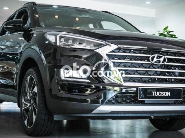 Bán ô tô Hyundai Tucson bản tiêu chuẩn đời 2021, màu đen, xe nhập