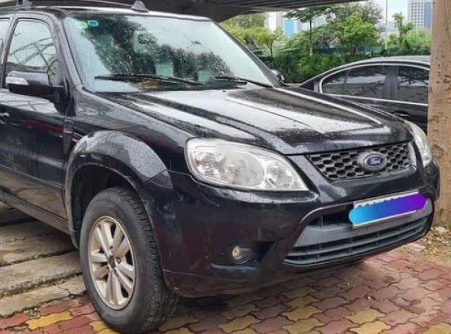 Bán xe Ford Escape XLS 2.3L 4x2 AT sản xuất năm 2012, màu đen còn mới0