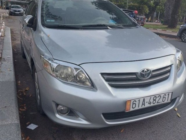 Cần bán xe Toyota Corolla Altis đời 2008, màu bạc còn mới0