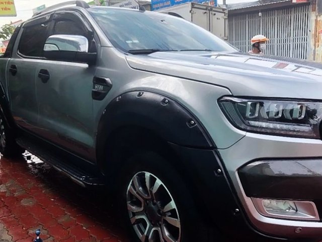 Bán Ford Ranger Wildtrak 3.2L 4x4 AT đời 2015, màu bạc, xe nhập xe gia đình, giá chỉ 650 triệu