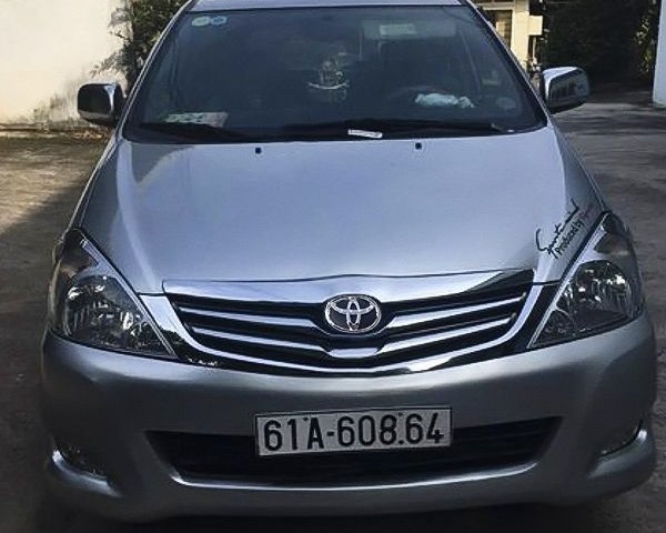 Xe Toyota Innova năm 2009, màu bạc, 285tr