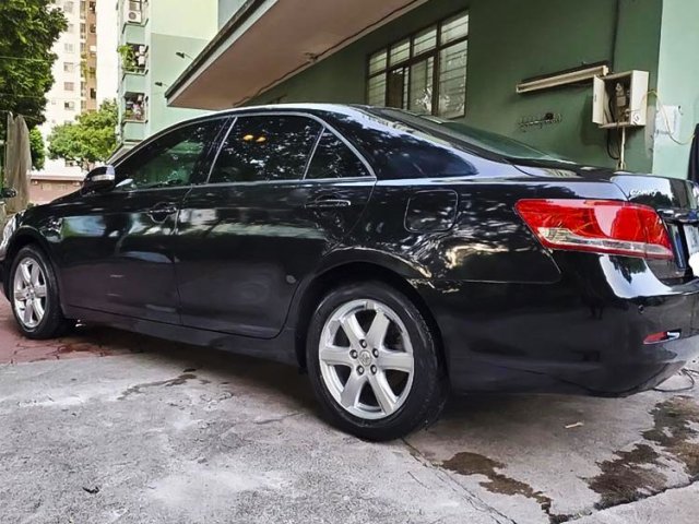 Cần bán Toyota Camry năm sản xuất 2009, màu đen còn mới0