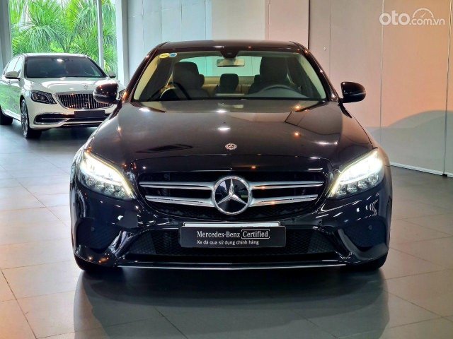 Mercedes C180 2021, đen-nội thất kem, xe siêu lướt, tặng phụ kiện chính hãng0