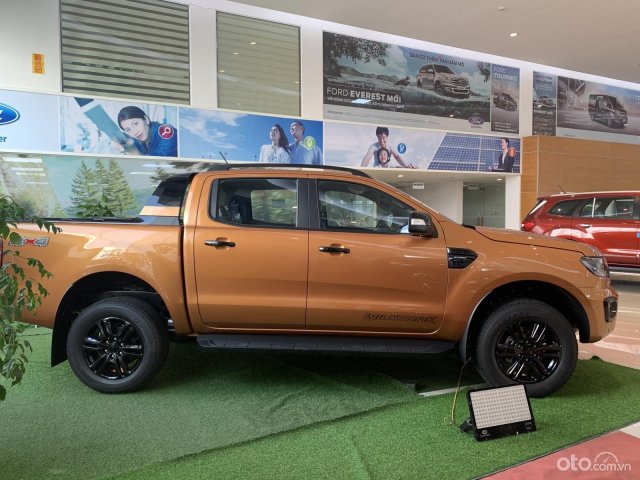 Giảm giá sốc Ford Ranger Wildtrak 2.0L 4x4 AT 20210