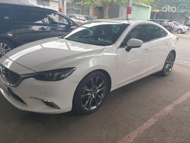 Cần bán Mazda 6 2.5L Premium đời 2018, màu trắng  0