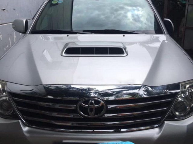 Bán Toyota Fortuner 2.5G đời 2014, màu bạc còn mới, giá chỉ 615 triệu0