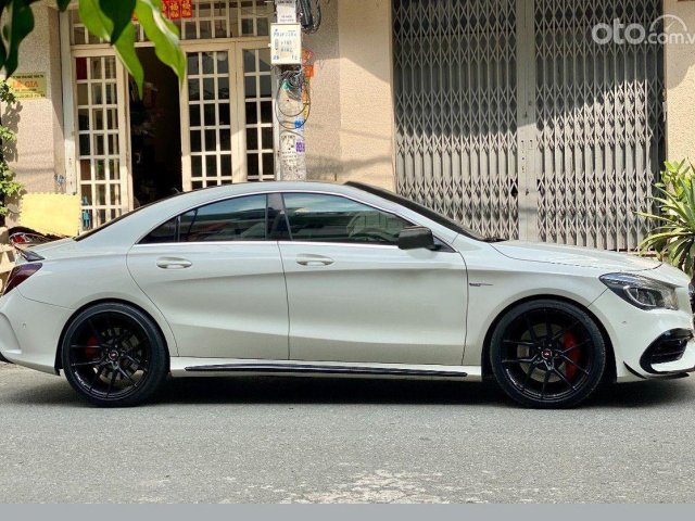 Cần bán gấp Mercedes CLA 45 đời 2014, màu trắng, nhập khẩu còn mới