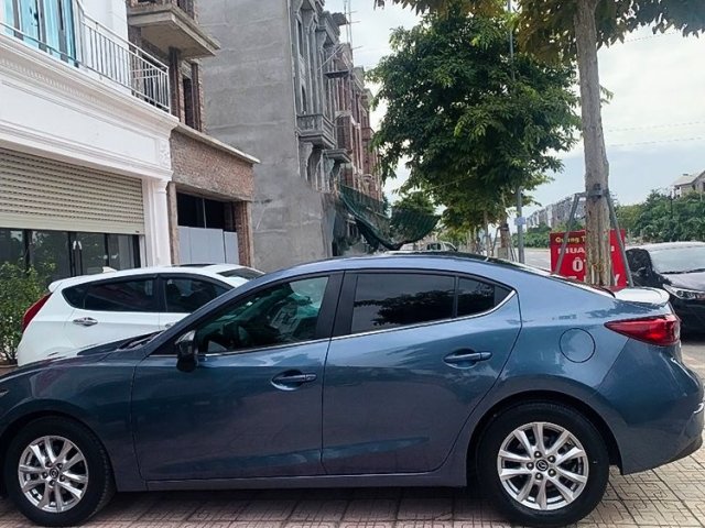 Cần bán xe Mazda 3 1.5 AT năm sản xuất 2016, màu xanh lam 0