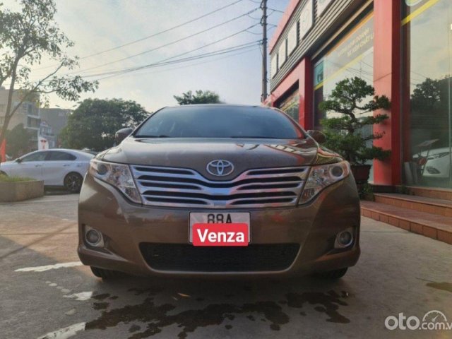 Xe Toyota Venza 2.7 L đời 2009, màu nâu, nhập khẩu nguyên chiếc