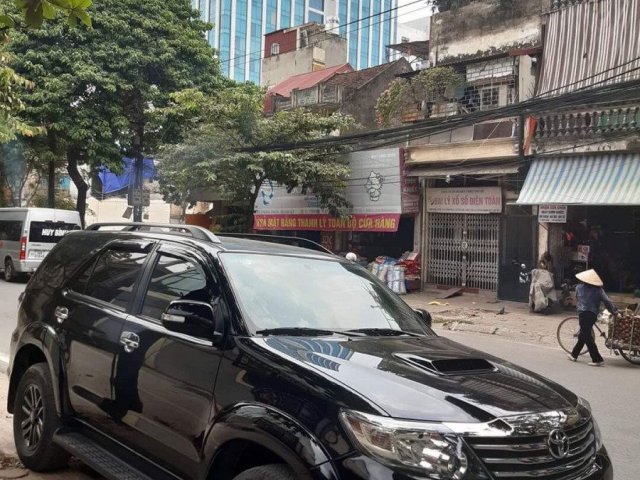 Bán ô tô Toyota Fortuner G đời 2016, màu đen giá cạnh tranh