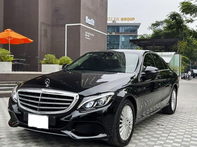 Cần bán xe Mercedes C250 Exclusive sản xuất 2016, màu đen