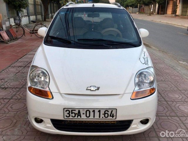 Cần bán lại xe Chevrolet Spark LT 0.8 MT đời 2009, màu trắng xe gia đình