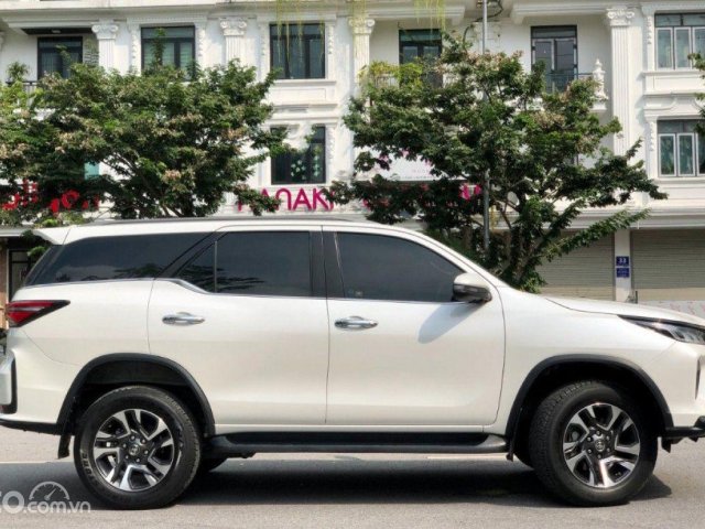 Bán ô tô Toyota Fortuner đời 2020, màu trắng xe gia đình0