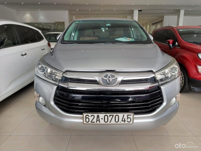 Toyota Innova V 2.0 sản xuất 2017, bản cao cấp nhất 7 chỗ, đi 43000km xe đẹp, bao check hãng, có trả góp0