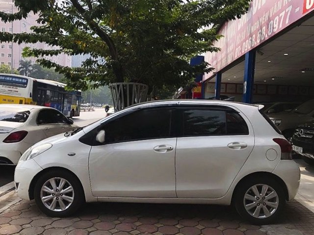 Cần bán Toyota Yaris đời 2010, màu trắng, nhập khẩu giá cạnh tranh0