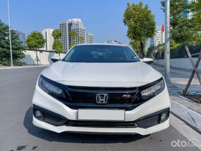 Cần bán gấp Honda Civic RS 2019, màu trắng, nhập khẩu nguyên chiếc