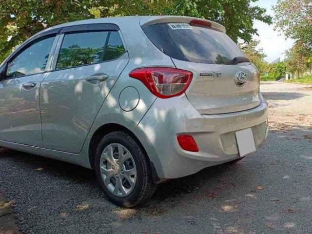 Bán Hyundai Grand i10 1.0 MT Base 2017, màu bạc, nhập khẩu nguyên chiếc