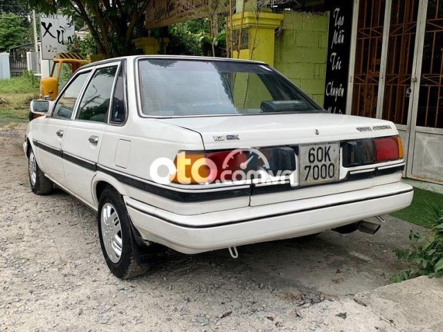 Cần bán gấp Toyota Corona năm 1984, màu trắng, nhập khẩu nguyên chiếc, giá chỉ 45 triệu2