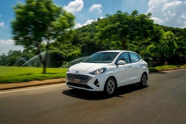 Hyundai Grand i10 AT, xe giao ngay, hỗ trợ 50% phí trước bạ, tặng phụ kiện chính hãng gần 30tr