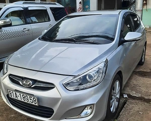 Bán Hyundai Accent 1.4 AT năm sản xuất 2014, màu bạc xe gia đình