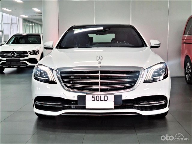 Mercedes-Benz S450 Luxury cũ, màu trắng, lướt 1.000 km chính hãng