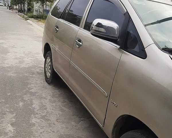 Bán xe Toyota Innova GSR sản xuất năm 2010 xe gia đình0