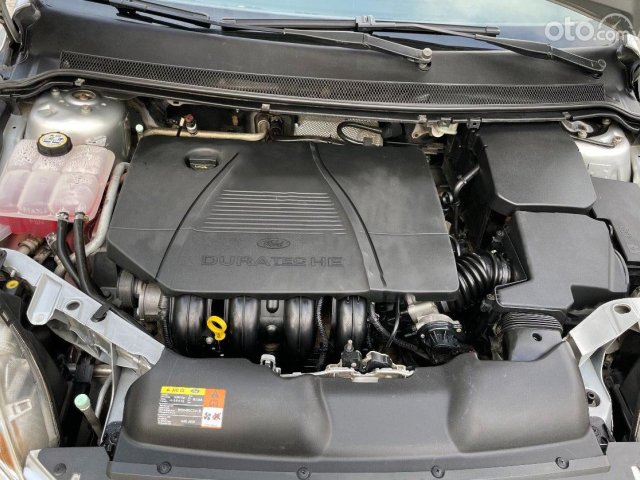 Cần bán lại xe Ford Focus 1.8AT 2011, màu bạc1